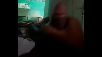 Preview 2 of Gujarti Xxci - Tio batendo uma em casa