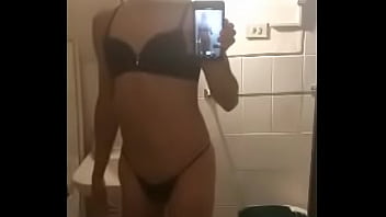 Preview 2 of Desi Gf Gand - Chica frente al espejo se traviste de ni&ntilde_a