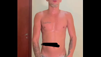 Preview 3 of Girls Ka Open Sex Video - Novinho dotado famosinho do tiktok faz v&iacute_deo dan&ccedil_ando de cueca balan&ccedil_ando a picoca