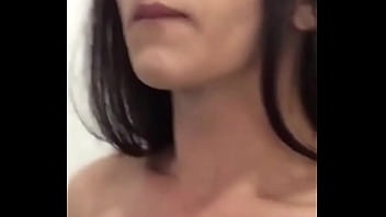 Preview 1 of Youmg Girls Old - Menin&atilde_o gozou t&atilde_o gostoso na minha cara que me gozei toda sentindo o doce do leite dele - completo no xvideosred