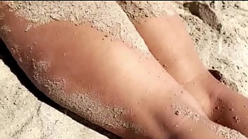 Preview 1 of Porno A Gdyel - MILF HERMOSA EN LA PLAYA