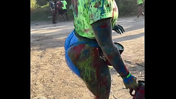 Preview 4 of Kimi Hunter - Primeiro carnaval