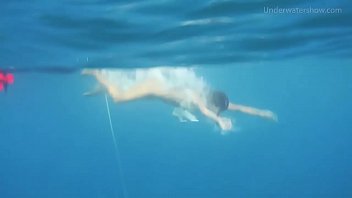 Preview 1 of Malaysian On English - 2 Hot Girls naked in the sea swimming