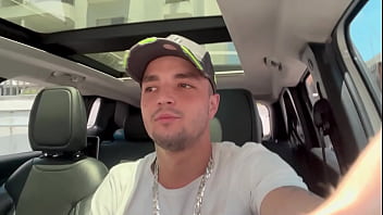 Preview 2 of Xxx Bf Suni Leony - Cliente Novinho Me Mamou No Carro