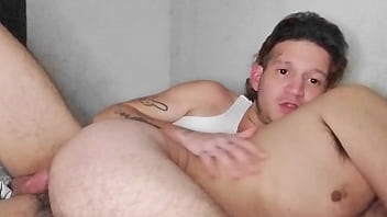 Preview 4 of Stepmom Stretching - El chacal Colombiano le di&oacute_ una MANOSEADA al pasivo y lo hizo gemir de placer en esta PRIMERA PARTE