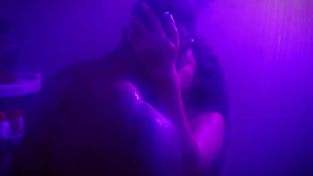 Preview 1 of Creampie Jade Jantzen - Comi a minha meia-irm&atilde_ no banho escondido do meu padrasto