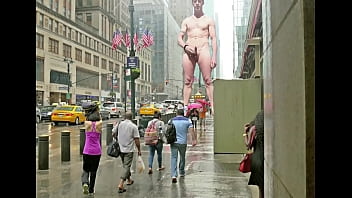 Preview 1 of Kute Ladikika - huge man piss