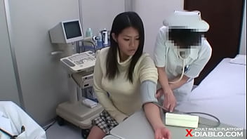 Preview 1 of Kolhapur Ki Chudai - 黒髪美人女子大生の坂口さんは脱がなくてもわかる巨乳っぷり・・・実録・産婦人科盗撮　問診シーン②　File22