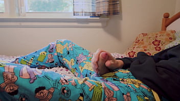 Preview 2 of 11 Tahun Sange - Twink cums through hole in sesame street pijamas