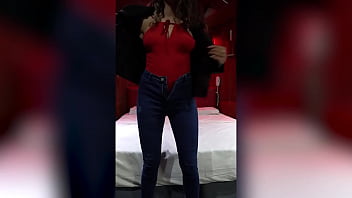 Preview 1 of Kelsi Sahy - Me cambio de lencer&iacute_a