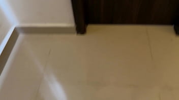 Preview 1 of Niftyydaddy - La linda de mi hermanastra quiere saber que es besar a un hombre y yo me aprovecho y la logro coger muy rico y pide segunda follada al terminar.