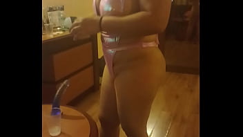 Preview 1 of Big Butt Granny Solo - Esposa en hotel
