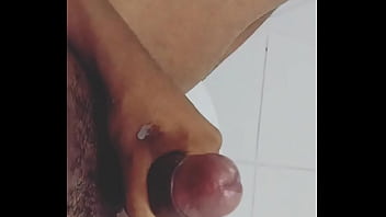 Preview 2 of Tasuy Com - Punheta no banheiro do trabalho