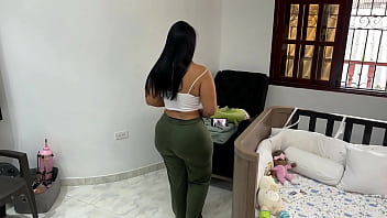 Preview 1 of Gym Gril Bf - mi esposa me espera en la habitacion mojada y caliente