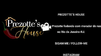 Preview 4 of Xxxshot Helping - Venham e vejam completo no RED,  a Travesti do pau grande,  Sabrina Prezotte fodendo com morador de rua no Rio de Janeiro.