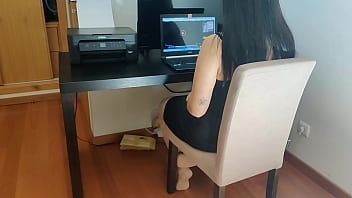 Preview 1 of Choti Bachchhi - Caught my friends watching porn in my laptop