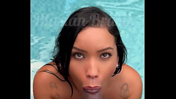 Preview 2 of Sauna Pregnant - Novinha Asi&aacute_tica Na Col&ocirc_nia De F&eacute_rias Fodendo em P&uacute_blico Sem Camisinha Com Desconhecido - Lina Nakamura - John Coffee