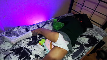 Preview 1 of Hidden Load - Puta colegiala asi duerme esta linda trans,  esperando ser usada por la noche,  me gustaria despertar ba&ntilde_ada por tu semen