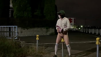 Preview 2 of Desi Indian Glasses Girl Mms - 女装子まゆちゃんが深夜の公園で車止めのバーにまたがって腰を振り股間を刺激して全裸露出プレイを楽しむ