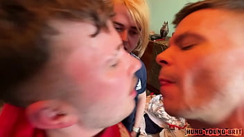 Preview 2 of Ffm 3gp L - HORNY FILTHY 3 WAY FUCK WITH SEXY ️️FTM CHAV BOY