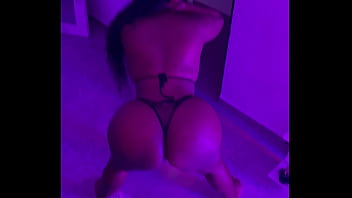Preview 1 of Xxx During Girl Mences - &iexcl_Mi cu&ntilde_ada me seduce en la casa de mi hermanastro y me folla hasta tragarse todo mi semen