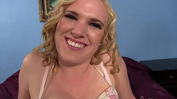 Preview 1 of New School Girl Xxxxxxx - Blake Lovely Gets Pussy Squirting Lesson From Studly Step-Bro