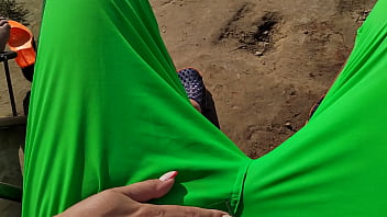 Preview 1 of German Online Biljop - Risky outdoor handjob from teen stepsister at the public beach. Almost caught by the police