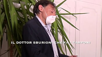 Preview 3 of Bubble Butt Butt Gape - IL DOTTOR SBURIONI TAMPONA LA CALDISSIMA GIORGIA ROMA