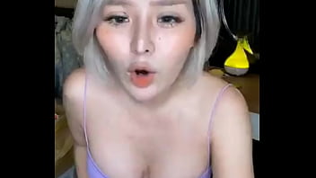Preview 4 of Redwap Hind - Em xinh b&aacute_n h&agrave_ng
