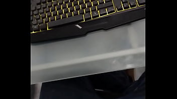 Preview 4 of Children Mom Xnxx - Viendo porno en la oficina con mi empleada trabajando