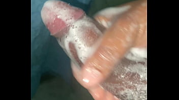 Preview 3 of Jaw Dropped Beauty - Hora do Banho