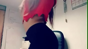 Preview 1 of Lez Now - Britany Angelus baile sexy