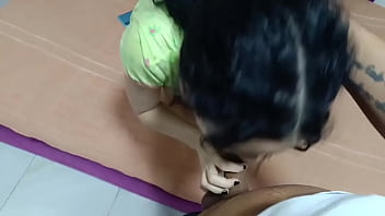 Preview 4 of Sextoys Big Boobs - Hermanastra pone a su hermanastro celoso mientras ella habla con su novio por tel&eacute_fono,  el muy pervertido no se resiste y le come el co&ntilde_o - porno en ruso