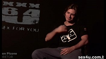 Preview 3 of 2stepmom 1son - Entrevista completa com o mito Don Picone. O bem sucedido diretor do porn&ocirc_ que vive a vida descobrindo lindas atrizes e jogando poker de Las Vegas