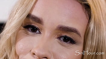 Preview 1 of Wwwsnhala Xxxcon - Intimate With Blonde Next Door - Khloe Kingsley,  Robby Apples