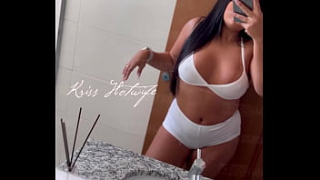 Preview 4 of Fist Ruined - Kriss Hotwife - no espelho do banheiro