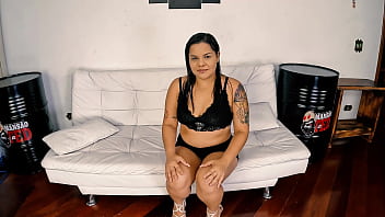 Preview 1 of Xxxvew - Arrombando o c&uacute_ da casada DP Pau Punho - Chris Manauara
