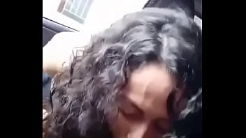 Preview 2 of Potugal Tube - Novinha pagando boquete dentro do carro