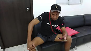 Preview 2 of Jav Hot19net - LE SALDO LA DEUDA A MI PADRASTRO FOLL&Aacute_NDOME AL COBRADOR 1 PARTE