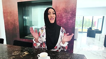 Preview 1 of Betsey Site Lez Cuties - Arabic Stepmoms American Thank You Blowjob On 4th Of July | HijabMa