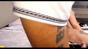 Preview 1 of Anybunny Video Bro Sister - Que Desperdicio Mi Esposa Decide Pagarle Con Sexo Al Tatuador Y Al Muy Pendejo No Se Le Para Sufre De Impotencia! Buscamos Otro Hombre Escr&iacute_benos En Los Comentarios!