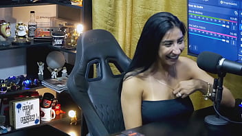 Preview 4 of Creamy English - Ruan mostrou o pau pra Renatinha Mello,  ela adorou o pau e as bolas dele,  ser&aacute_ que eles se pegaram? - Podcast P&aacute_pum no Barraco!