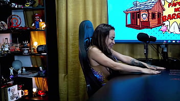 Preview 3 of Ana Rui - Ruan mostrou o Pau pra Belinha Baracho,  ela babou de tes&atilde_o,  oque voc&ecirc_ faria? - Podcast P&aacute_pum no Barraco!
