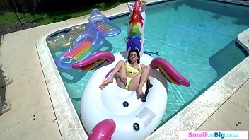 Preview 1 of Xnxx Botal - Petite Riley Jean toys pussy in the pool