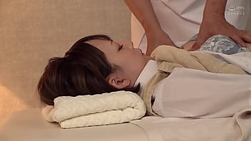 Preview 2 of Onli Madhuri Dxit Xxx Sexi Video - スレンダー制服J●に身体の内側からツボ押し施術！潮吹き乱れほぐれたマ●コにダメ押しの肉棒ツボ押しピストン！ https://x.gd/ItX8w