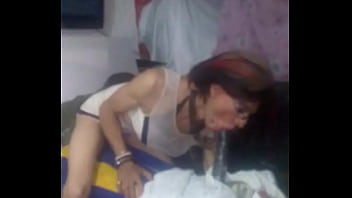Preview 4 of Cathy Huevle - dayrame chupando un dildo regresando de party
