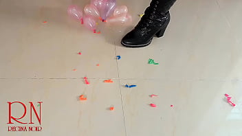 Preview 3 of Sex Mit Behinderten Frauen - Small balloons pop with high heels boots. Cam 2