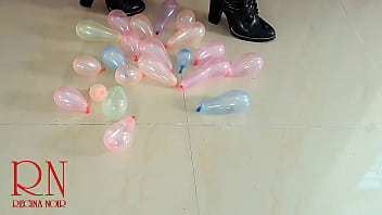 Preview 1 of Sex Mit Behinderten Frauen - Small balloons pop with high heels boots. Cam 2