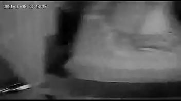 Preview 4 of Mangala Bhbhi - BBB 22 Paty Bumbum cavalga na pica do l&iacute_der achando que no escuro n&atilde_o grava