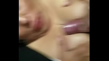 Preview 2 of Sleepigslee Mom - Haciendo una rusa con mis tetas parte 1